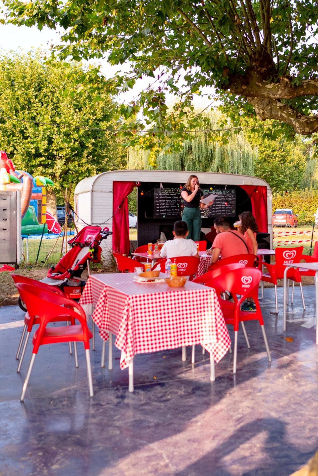 Camping De Thoissey *** Exterior photo